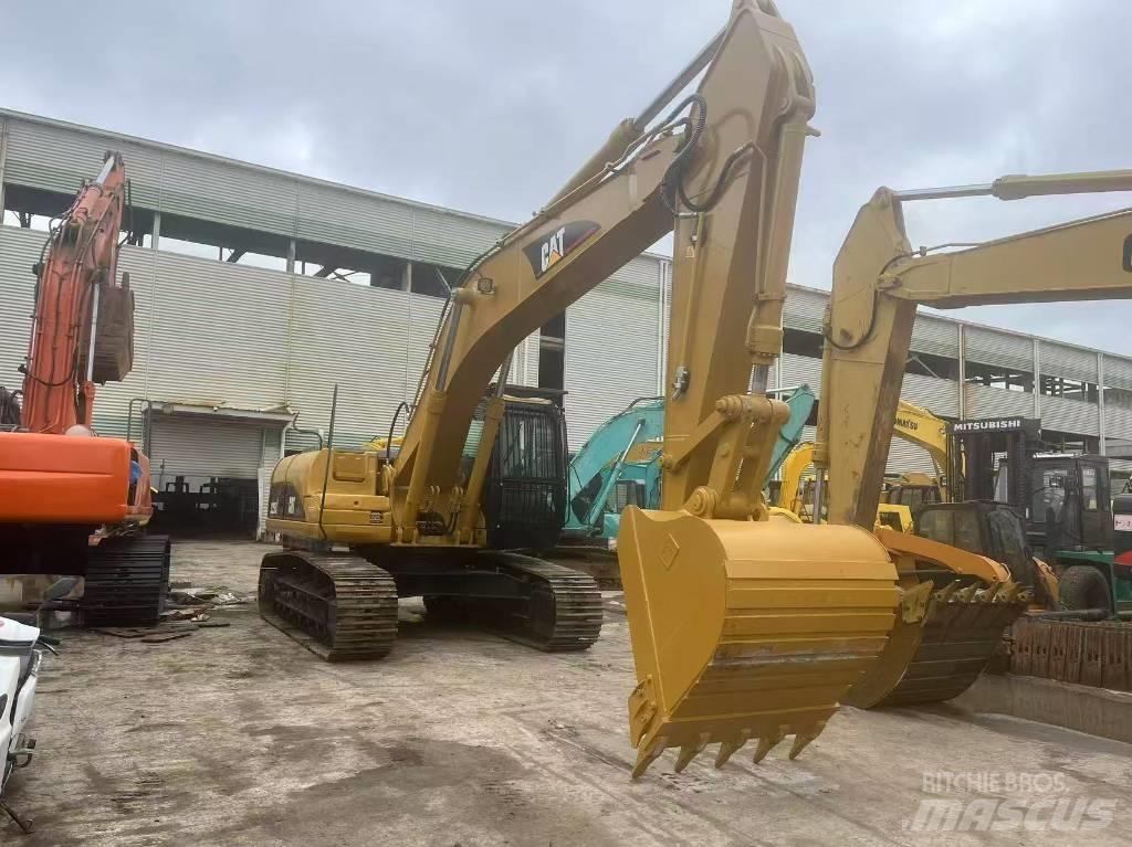 CAT 325C Vikšriniai ekskavatoriai