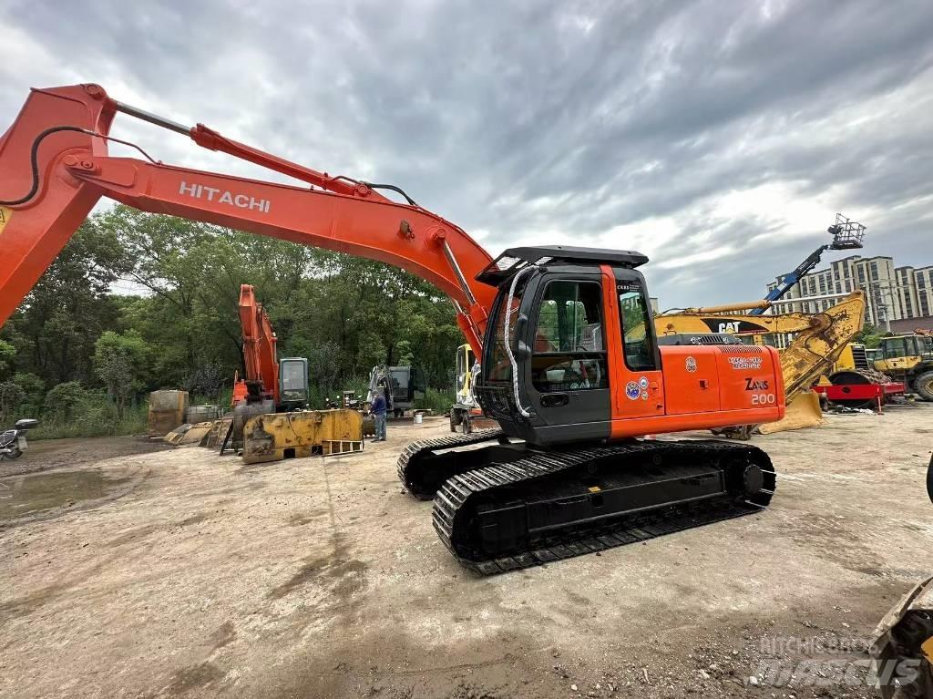 Hitachi ZX 200 Vikšriniai ekskavatoriai