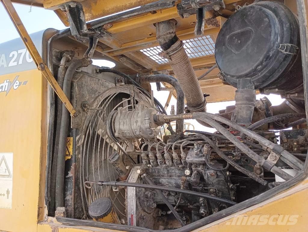 Komatsu WA 270 Naudoti ratiniai krautuvai