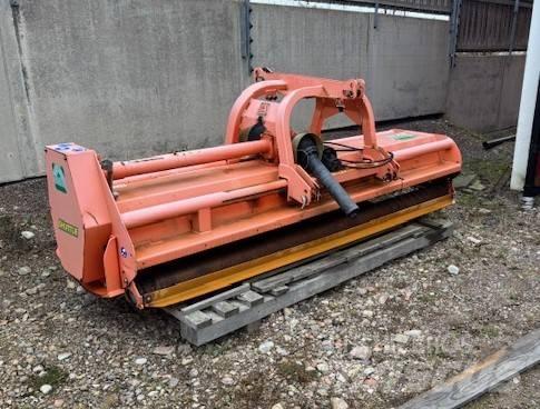 Agrimaster RV 320 Ganyklų šienapjovės / rėžtuvės