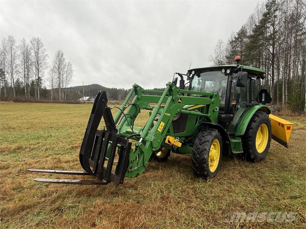 John Deere 5058E Traktoriai
