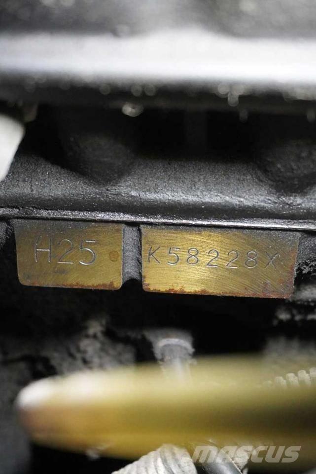 Nissan UGD02 A 32 PQ LPG (dujiniai) krautuvai