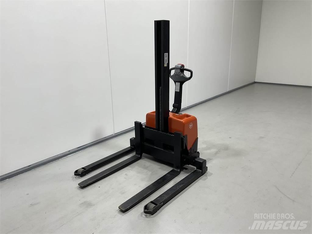 Toyota HWE100 Savaeigiai rietuvai
