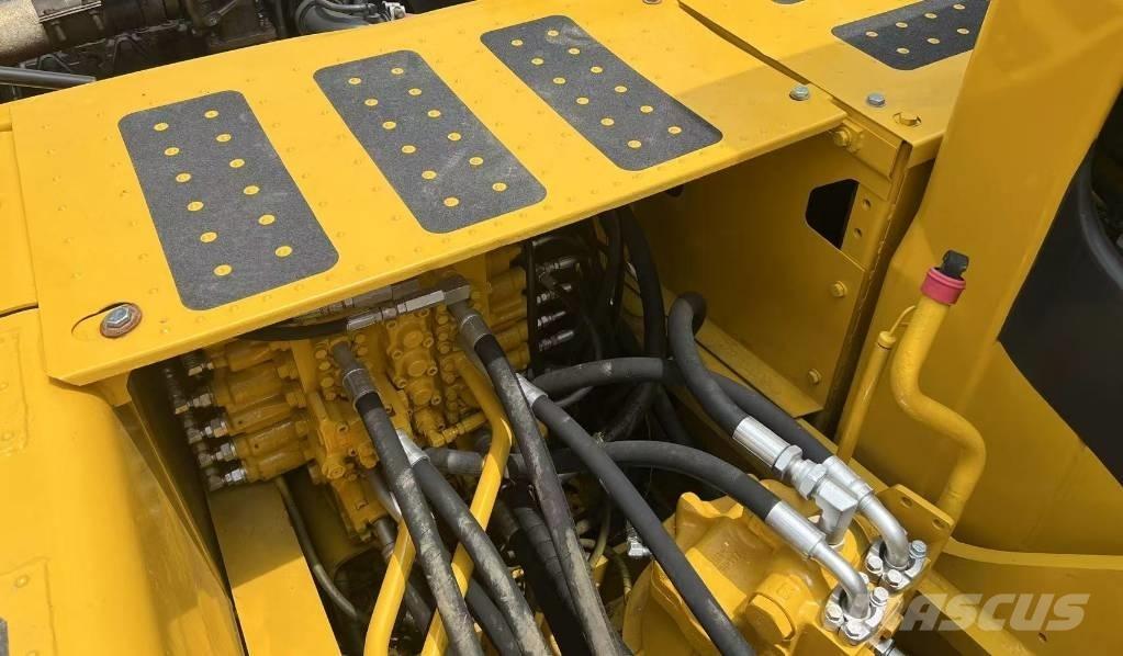 Komatsu PC200-7 Vikšriniai ekskavatoriai