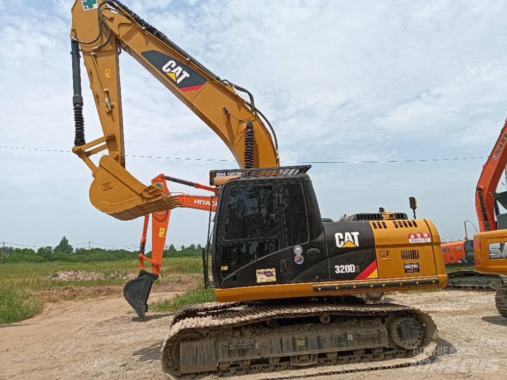CAT 320D2 Vidutinės galios ekskavatoriai 7-12 t