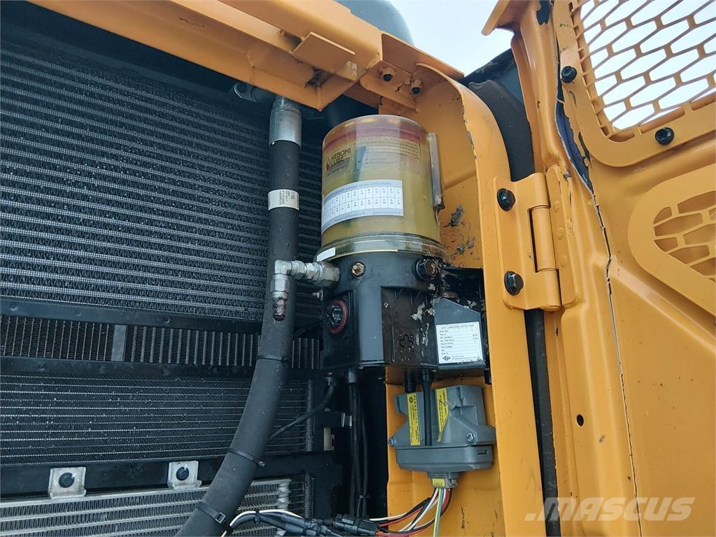 Hyundai HX160L Vikšriniai ekskavatoriai