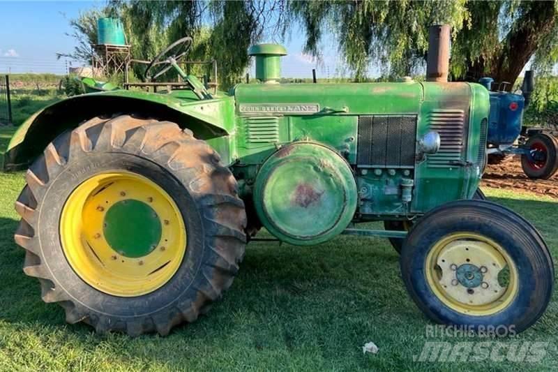 John Deere Lance Traktoriai