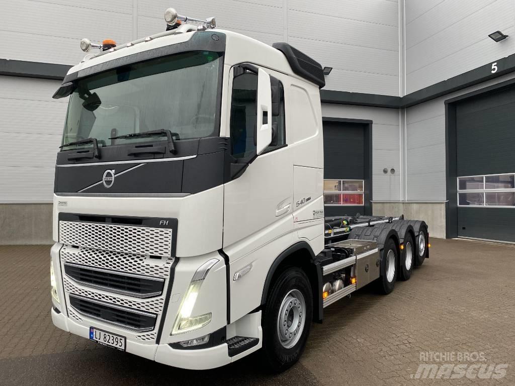Volvo FH540 Tridem Sunkvežimiai su keliamuoju kabliu