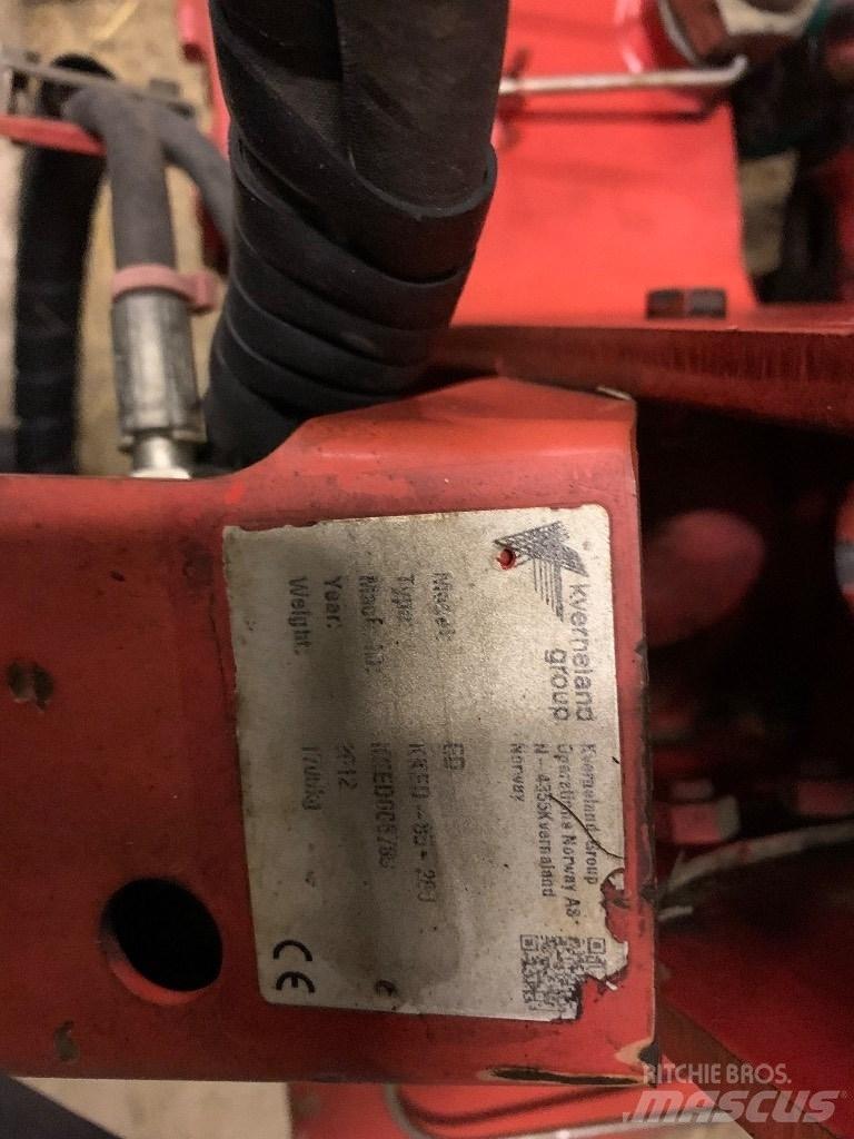 Kverneland ED85 Apverčiamieji plūgai
