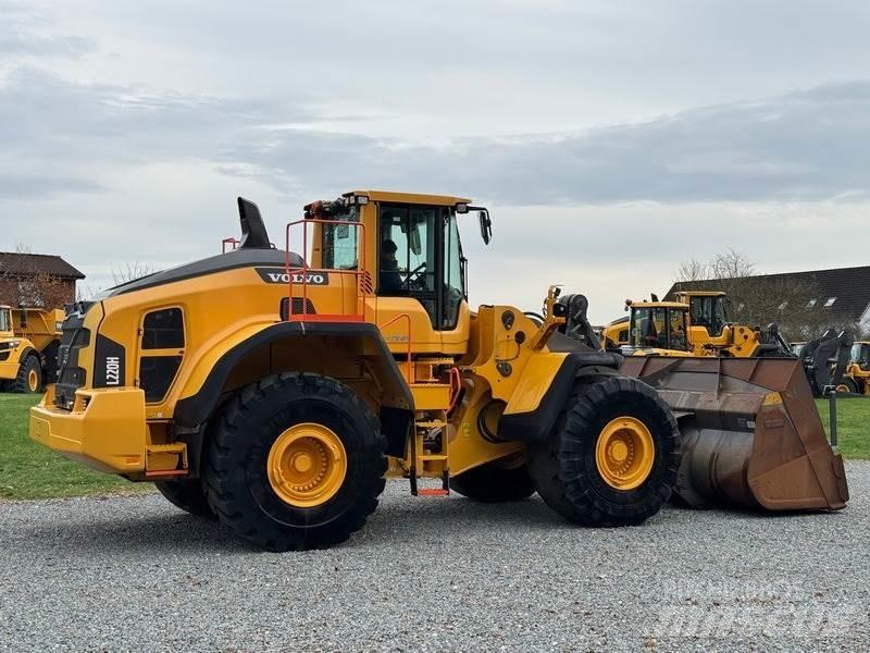 Volvo L 220 H Naudoti ratiniai krautuvai