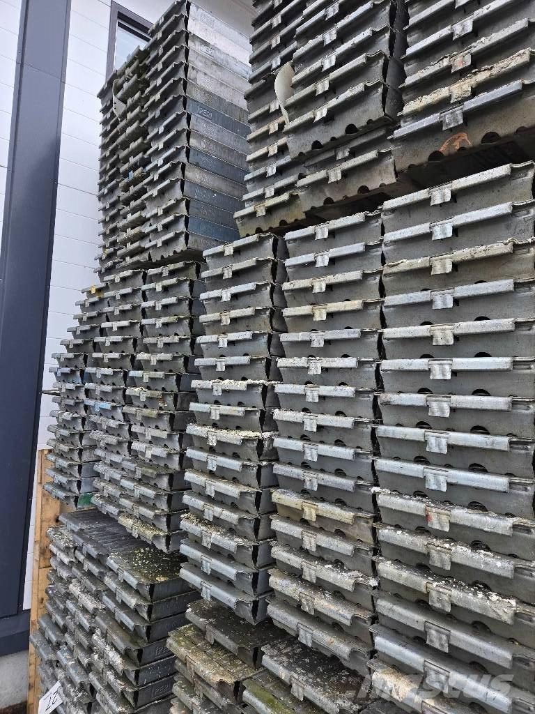 Peri UP T72 Pastolių įrengimai