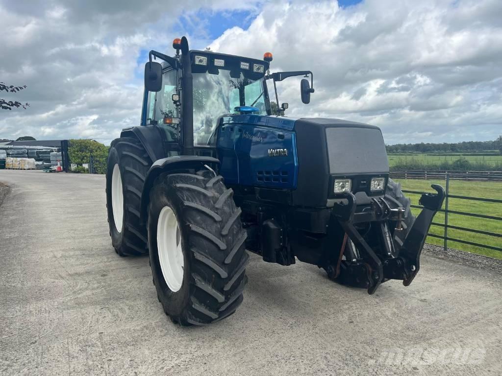Valtra 8950 HiTech 4 Traktoriai