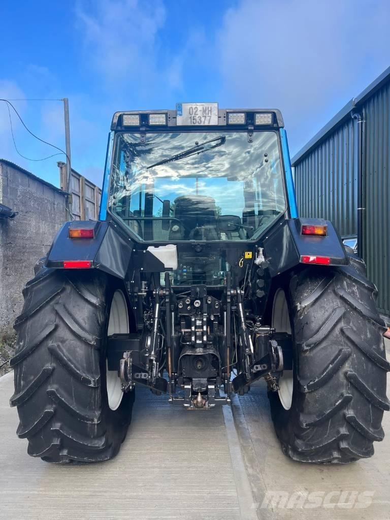Valtra 8950 HiTech 4 Traktoriai