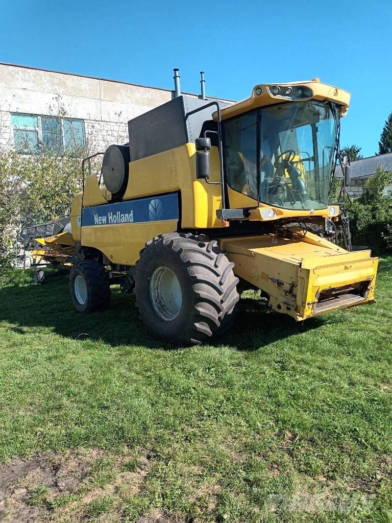 New Holland CS 6080 Derliaus nuėmimo kombainai