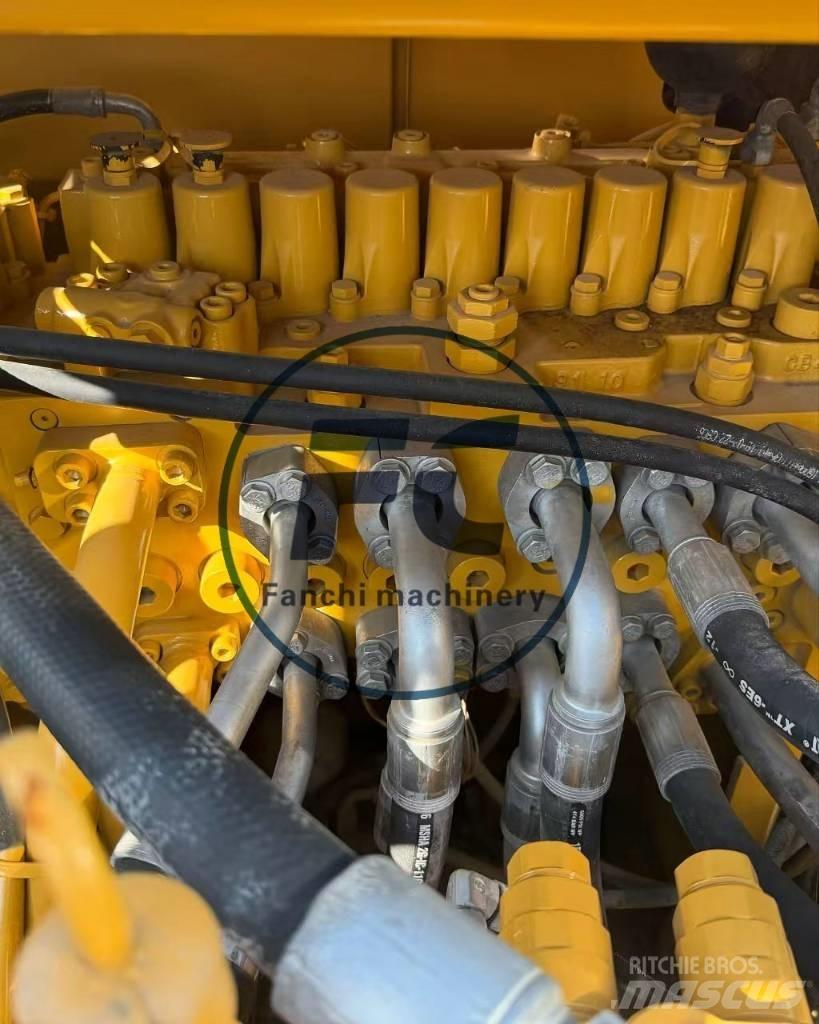 CAT 330 Vikšriniai ekskavatoriai