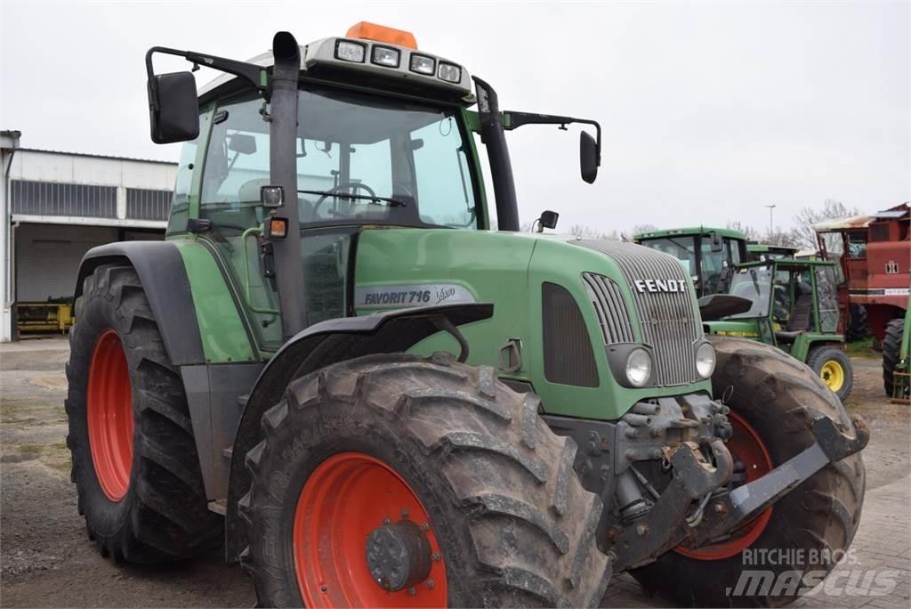 Fendt 716 Vario Traktoriai