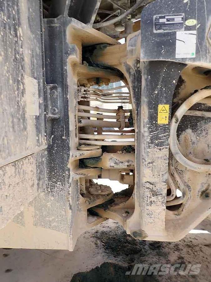 Komatsu WA600-8EO Naudoti ratiniai krautuvai