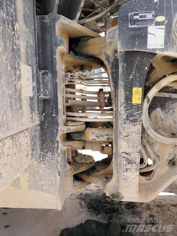 Komatsu WA600-8EO Naudoti ratiniai krautuvai