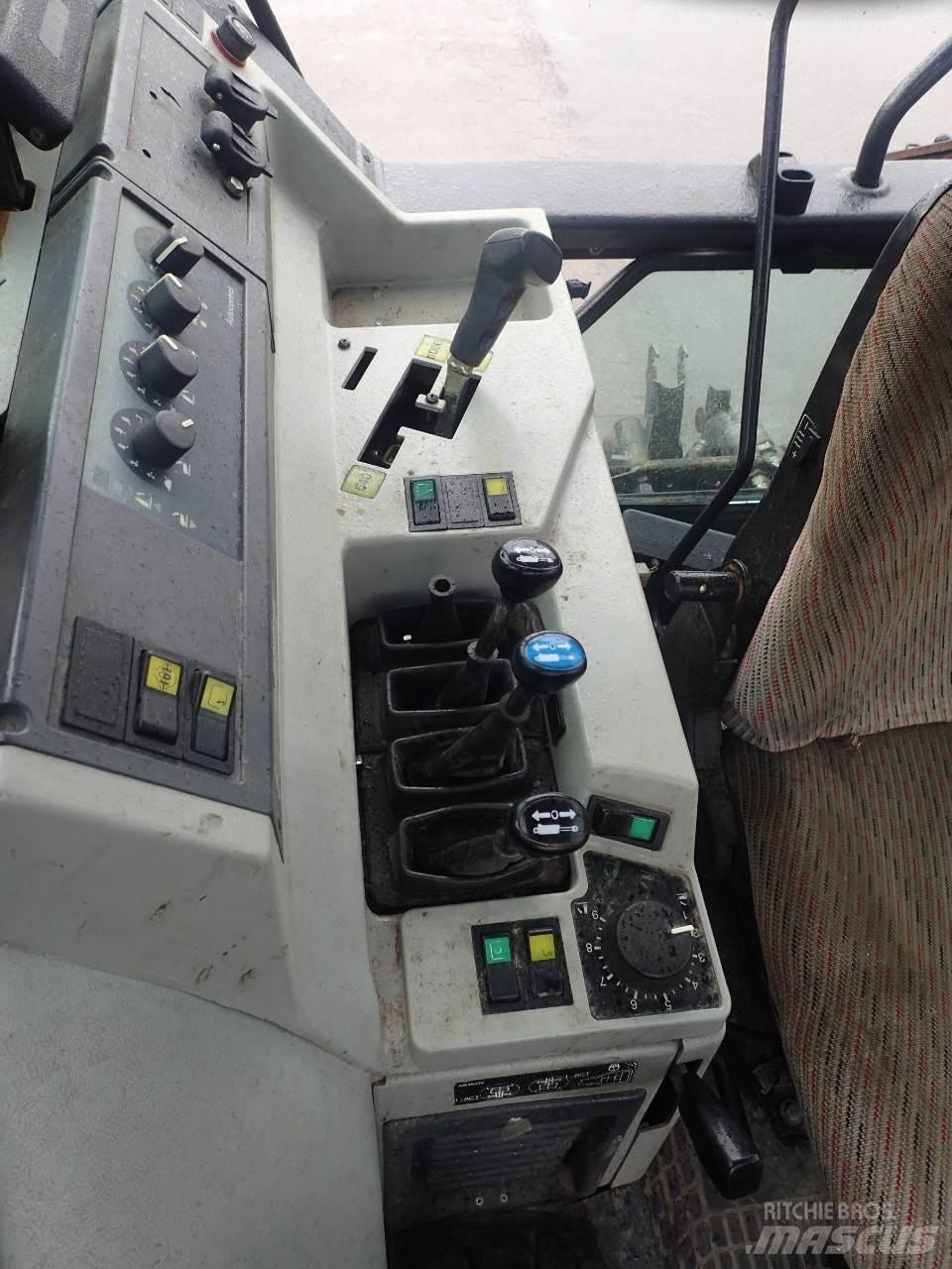 Valtra 8150 Traktoriai