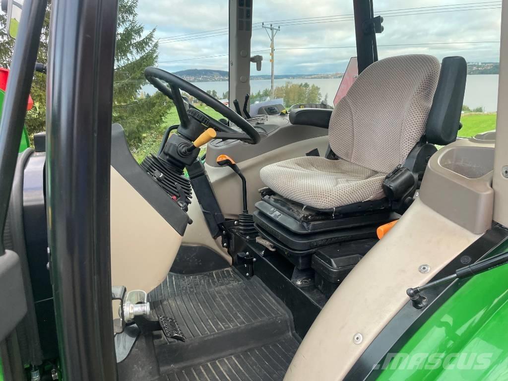 John Deere 5050E Traktoriai