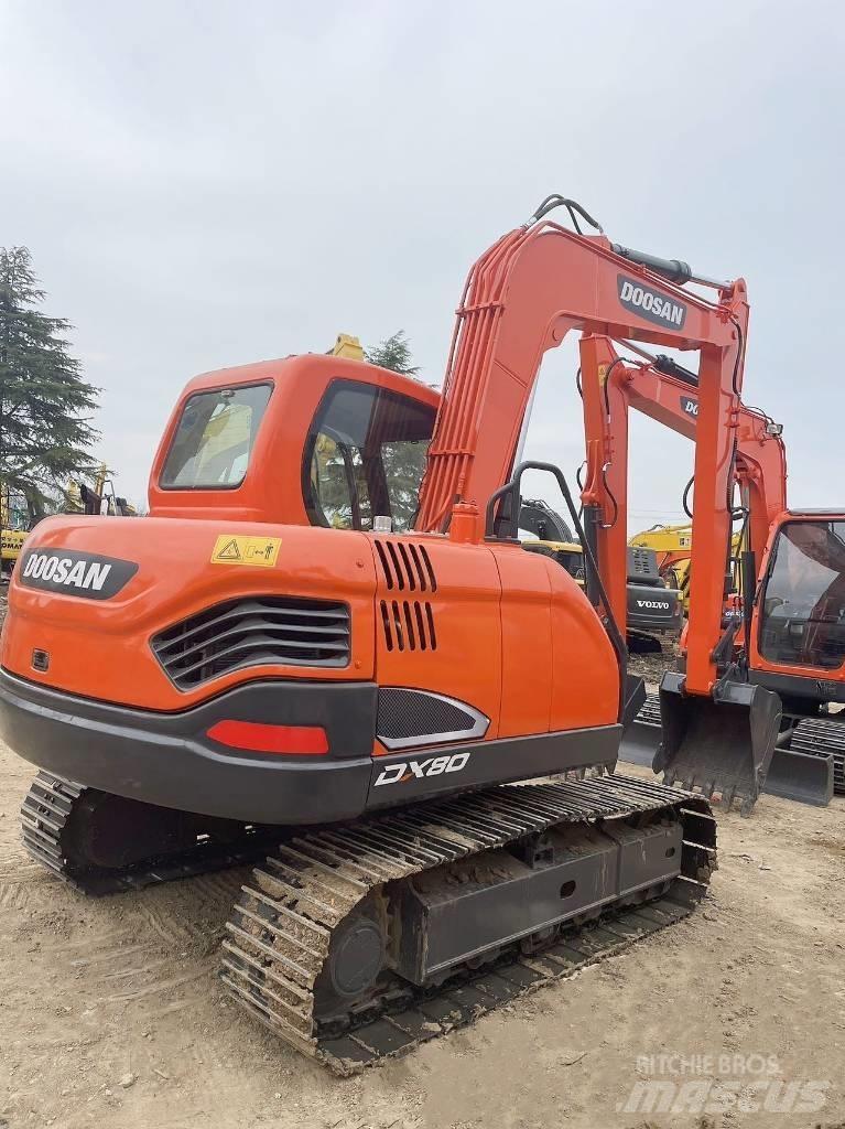 Doosan DX80 Vidutinės galios ekskavatoriai 7-12 t