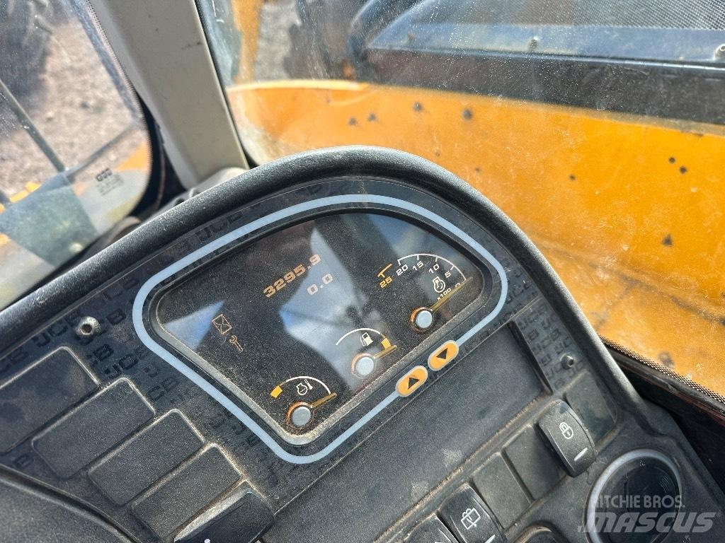 JCB 533-105 Teleskopiniai krautuvai