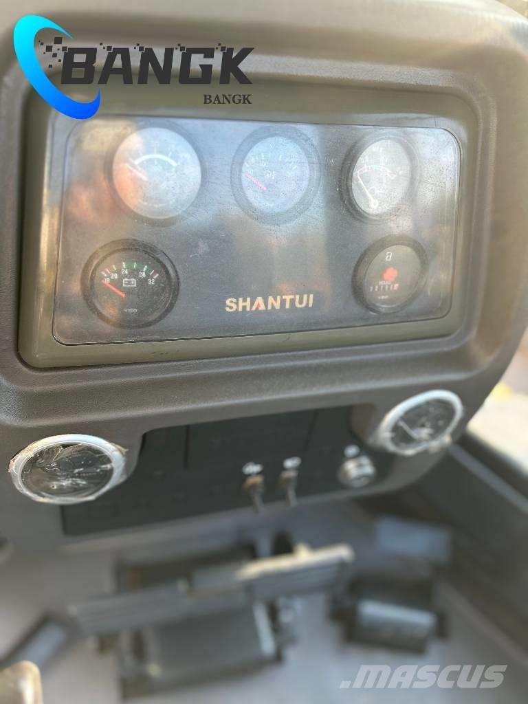 Shantui SD 16 Vikšriniai buldozeriai