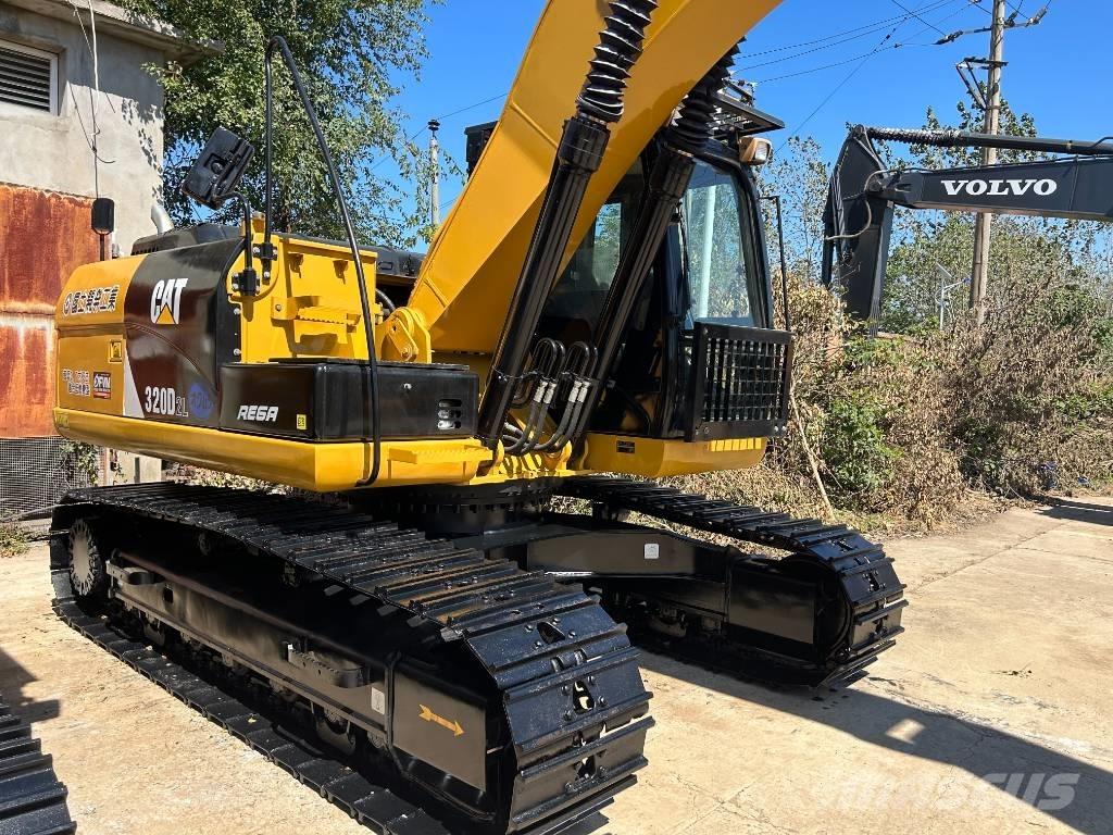 CAT 320D2L Vikšriniai ekskavatoriai