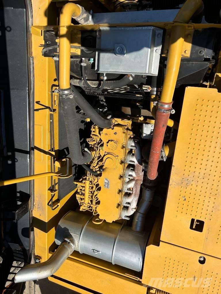 CAT 320D2L Vikšriniai ekskavatoriai