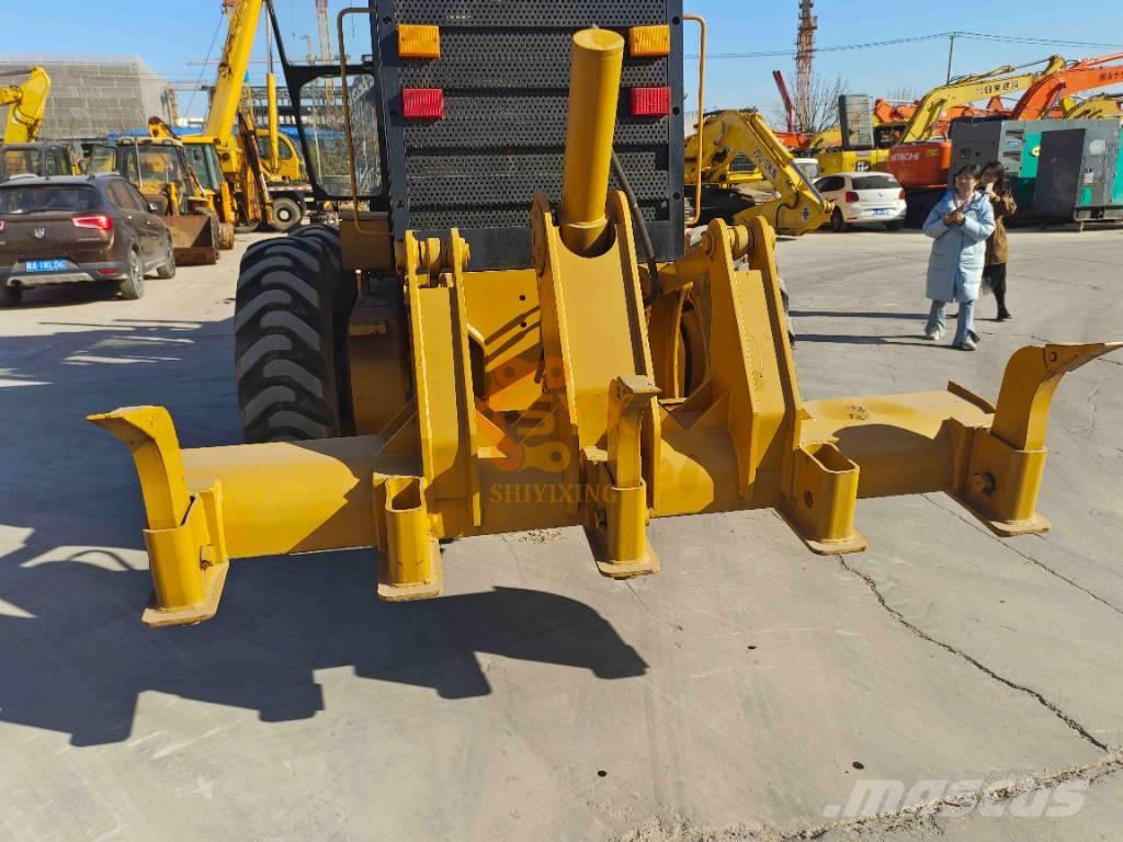 CAT 140 H Greideriai