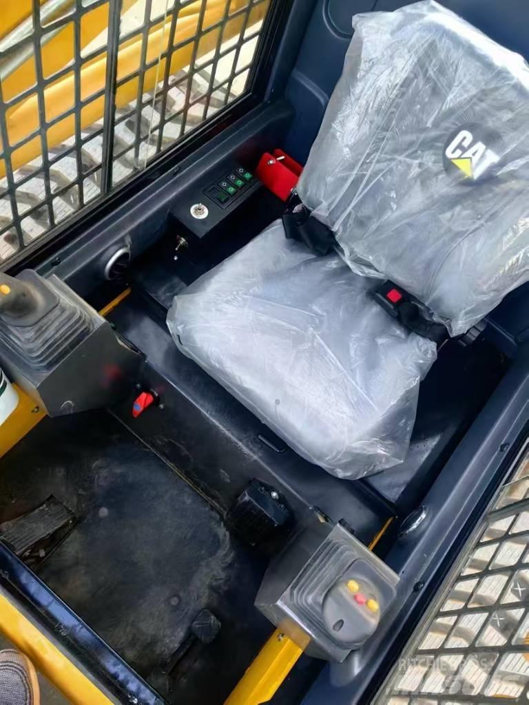 CAT 277 D Krautuvai su šoniniu pasukimu