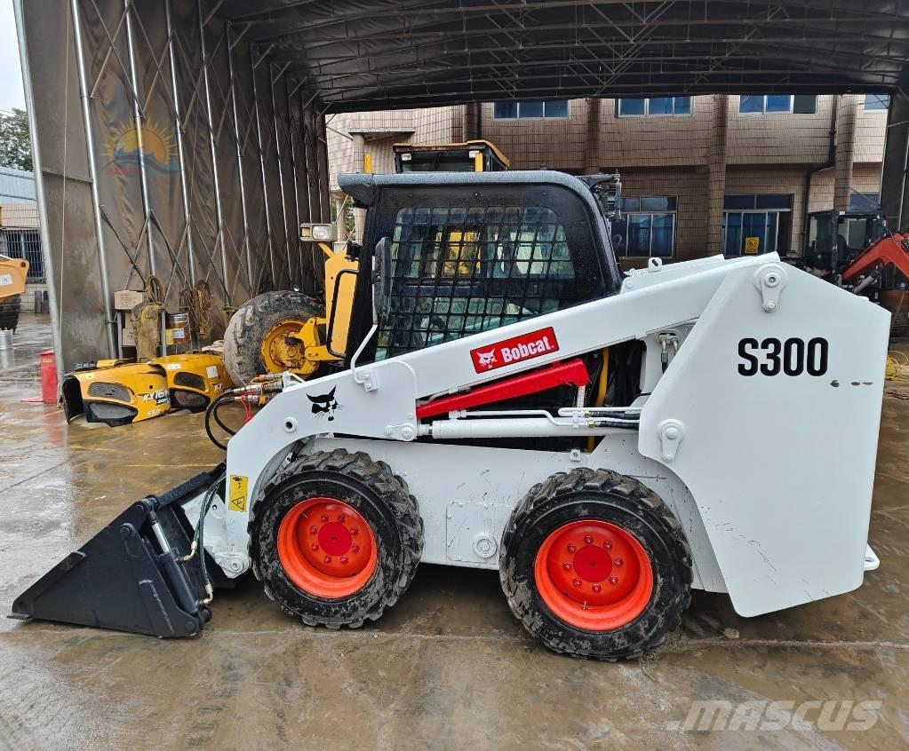 Bobcat S 300 Krautuvai su šoniniu pasukimu