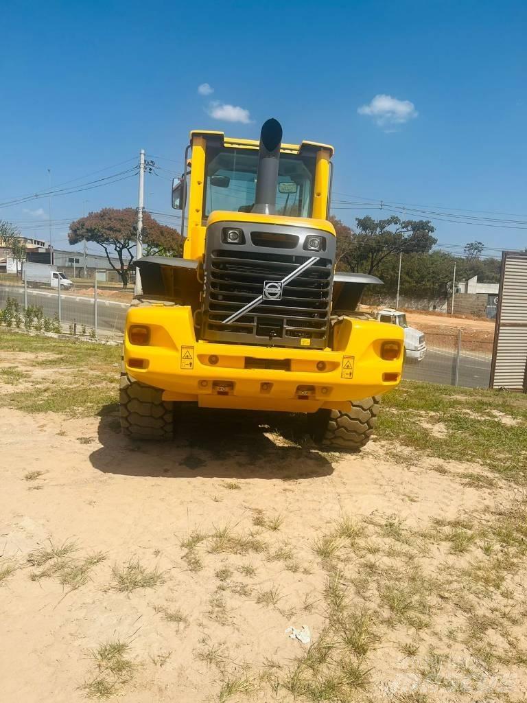 Volvo L 90 F Naudoti ratiniai krautuvai