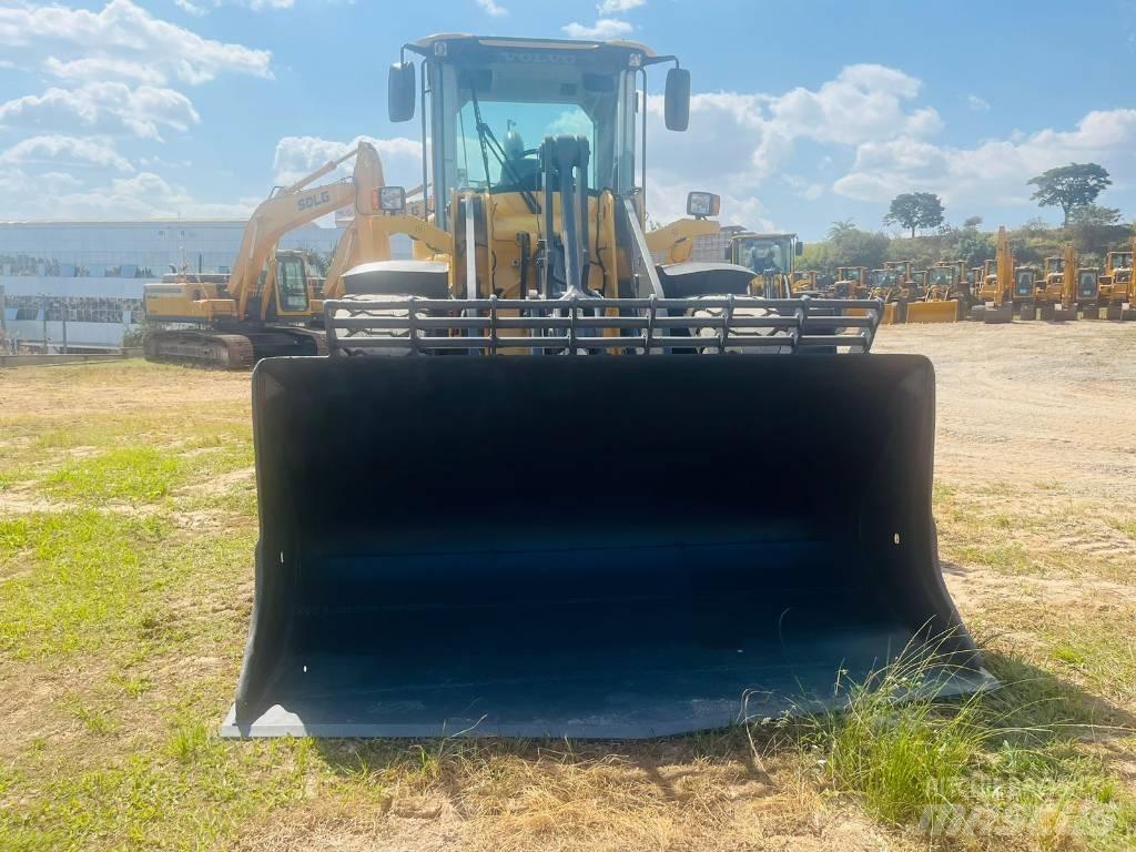 Volvo L 90 F Naudoti ratiniai krautuvai