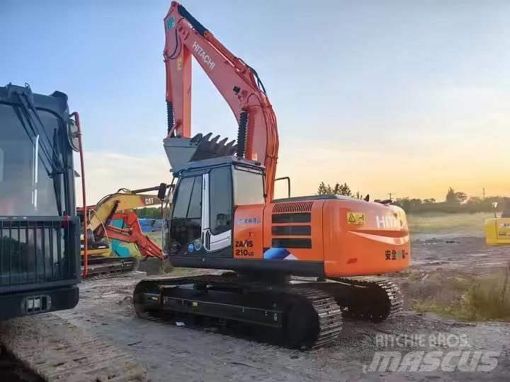 Hitachi ZX210 Vikšriniai ekskavatoriai