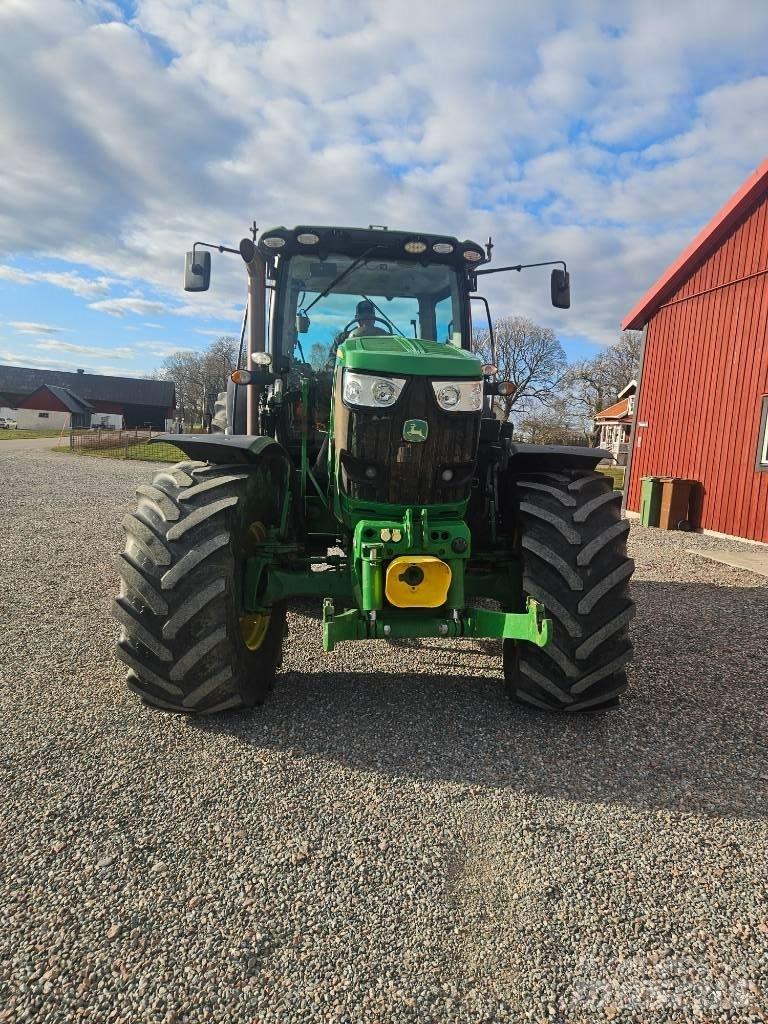 John Deere 6210 R Traktoriai