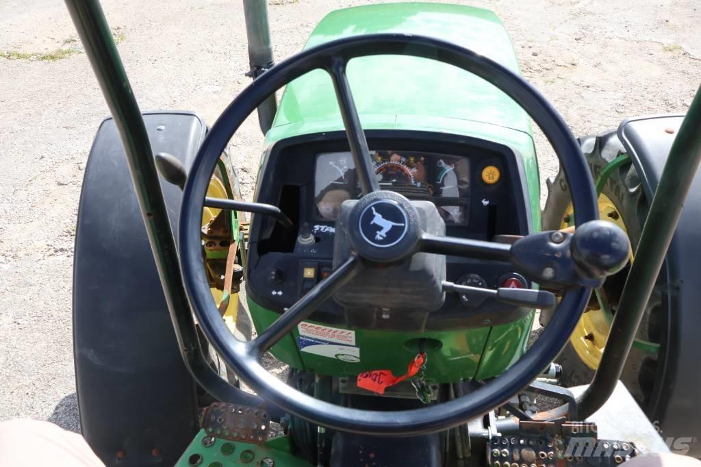 John Deere 5400 Traktoriai