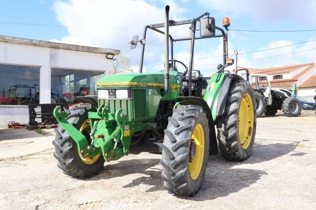 John Deere 5400 Traktoriai