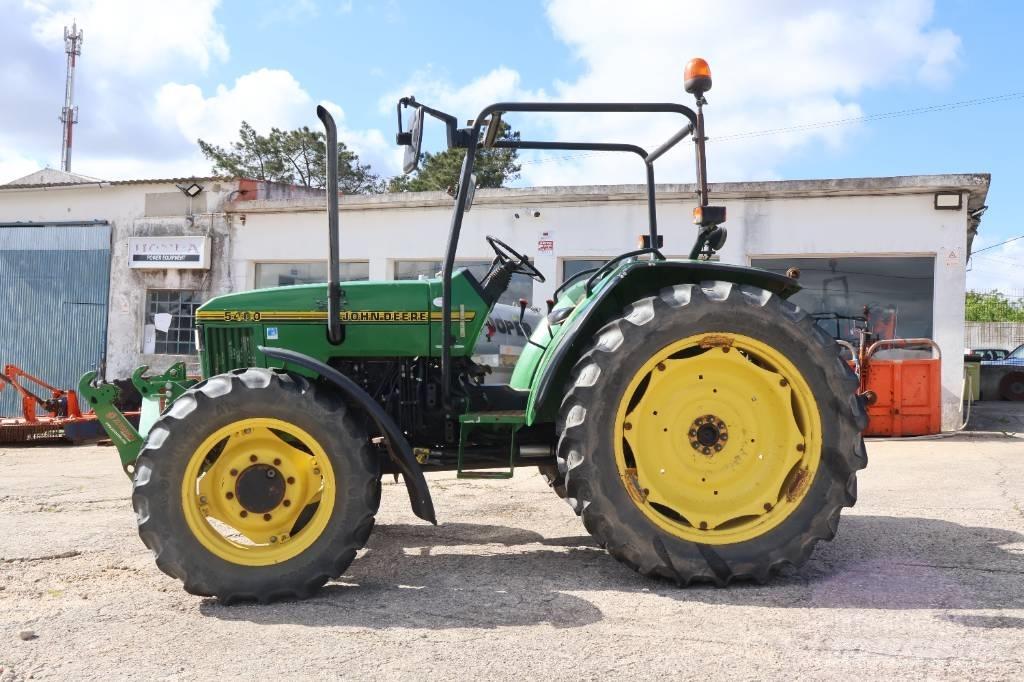 John Deere 5400 Traktoriai