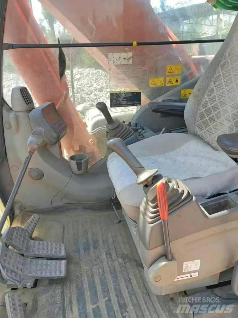 Hitachi ZAXIS270 Vikšriniai ekskavatoriai