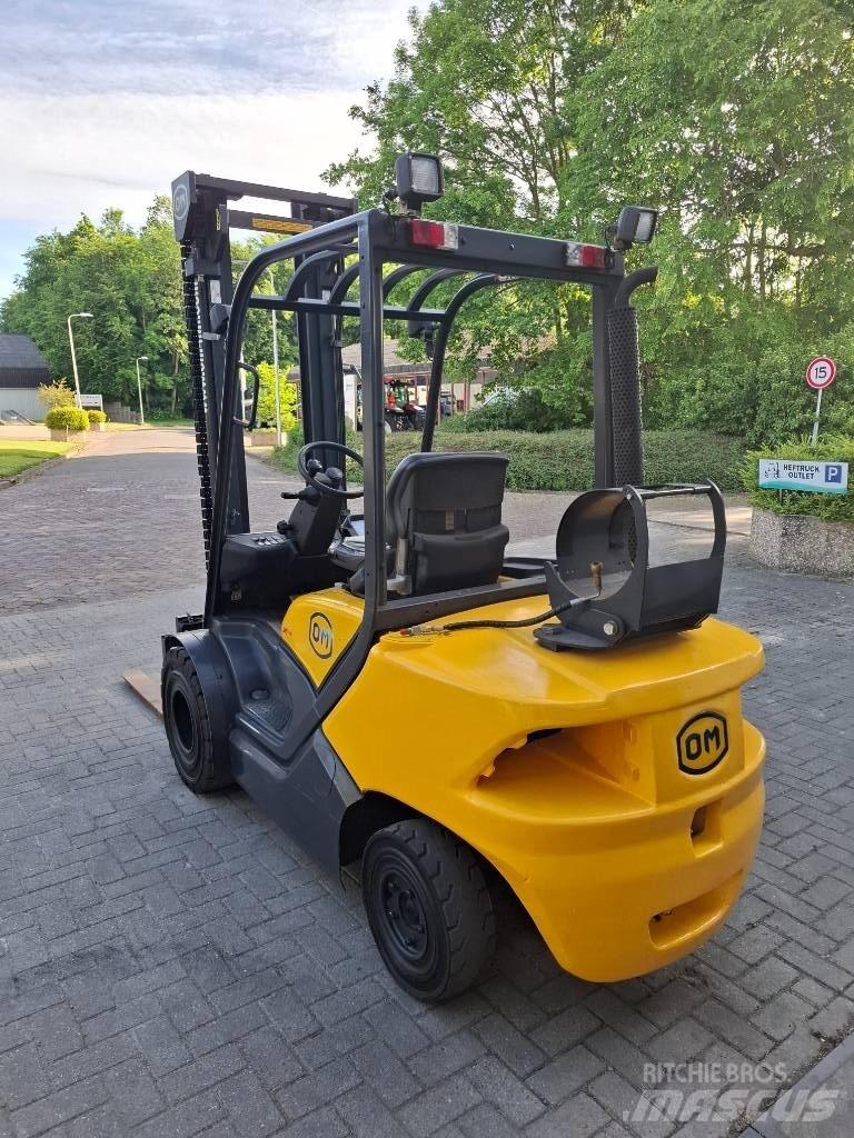 OM XG30 Heftruck LPG (dujiniai) krautuvai