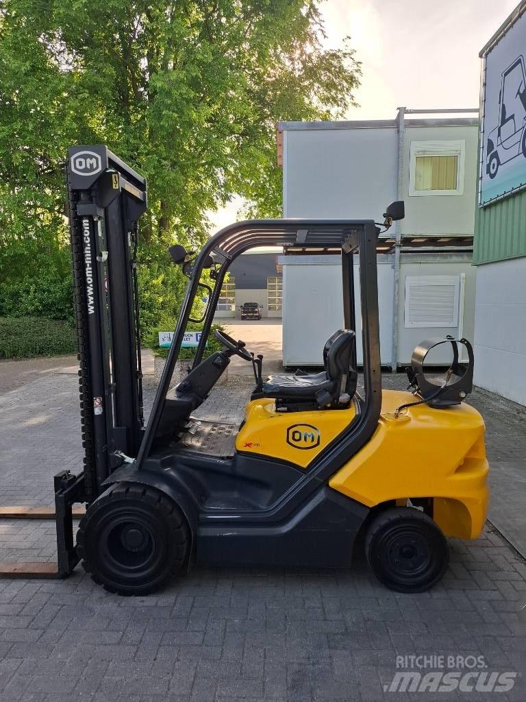OM XG30 Heftruck LPG (dujiniai) krautuvai