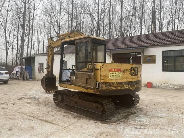 CAT E70B Vikšriniai ekskavatoriai