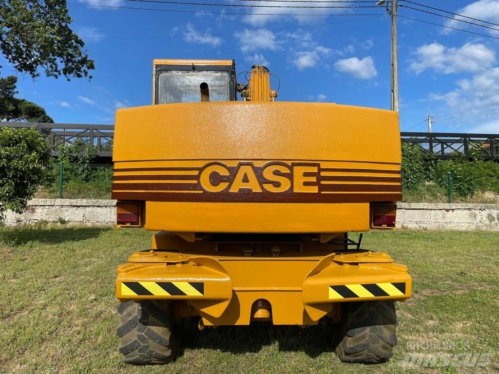 CASE 688 B Ratiniai ekskavatoriai
