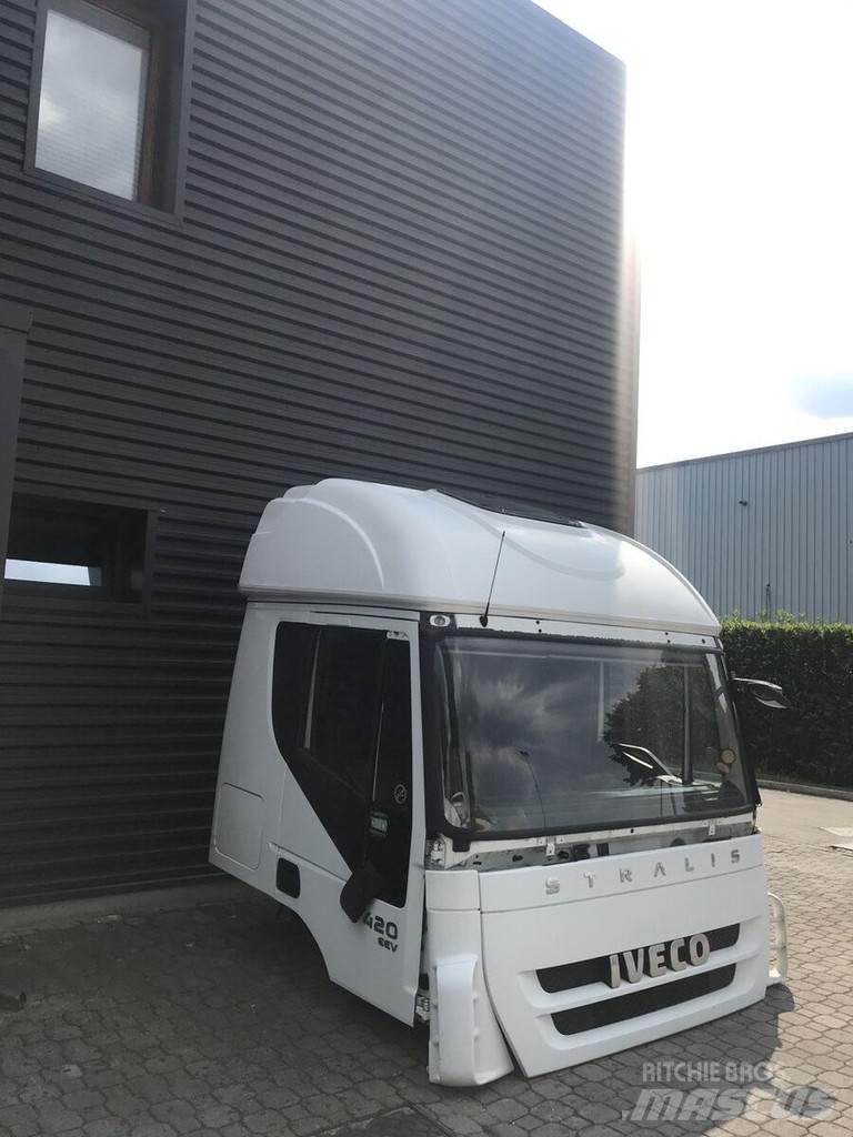 Iveco Stralis AT Kabinos ir salonai