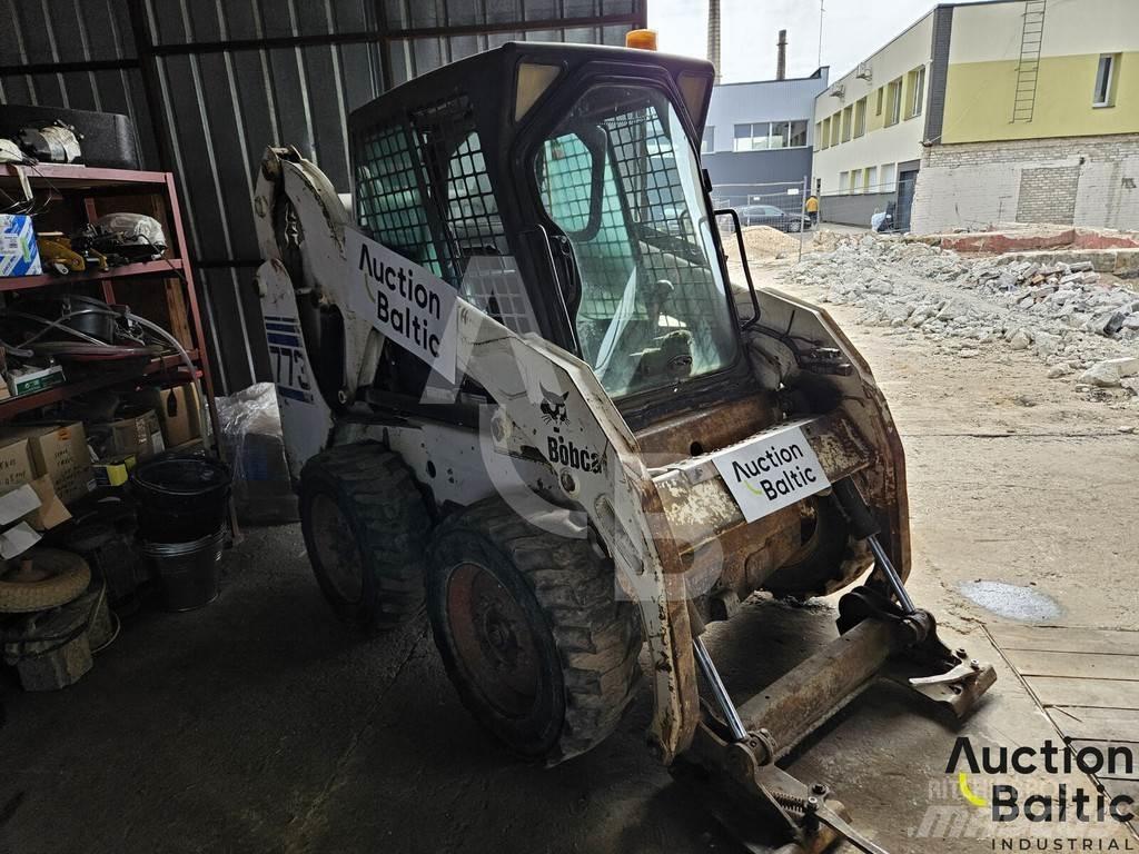 Bobcat 773 Krautuvai su šoniniu pasukimu