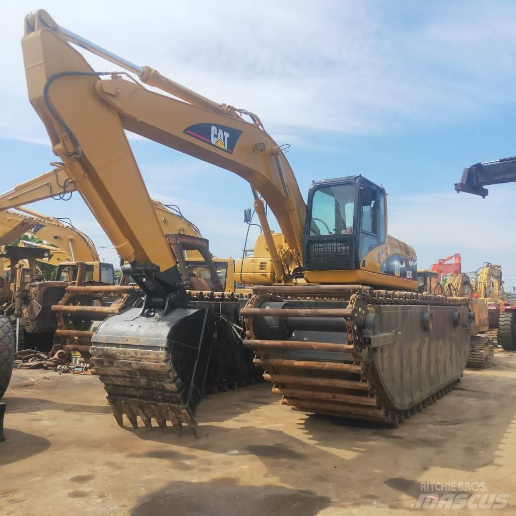 CAT 320C Amfibiniai ekskavatoriai