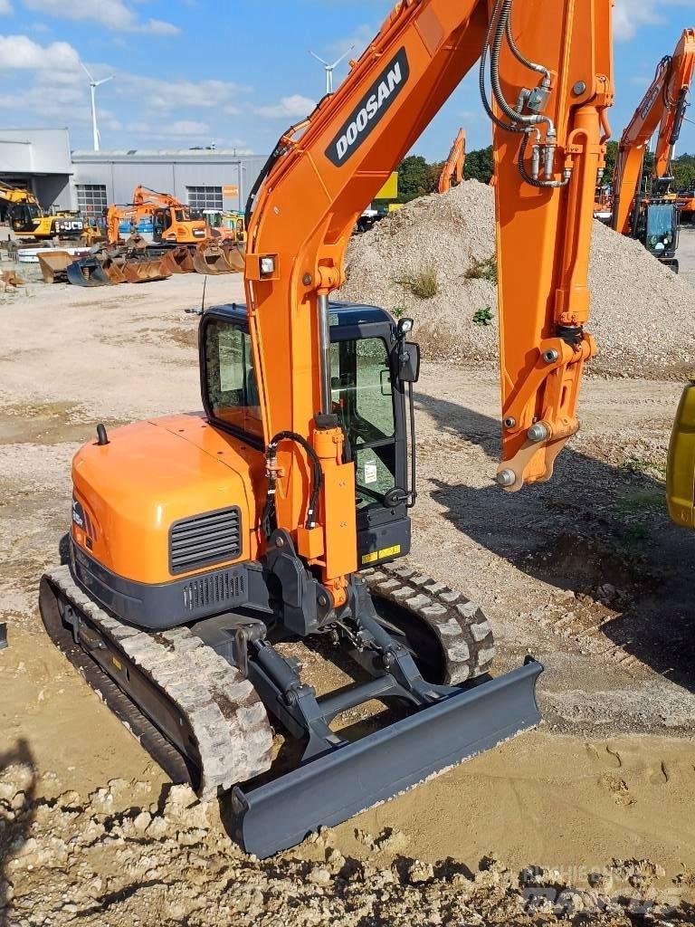 Doosan DX 85 R-3 Vidutinės galios ekskavatoriai 7-12 t