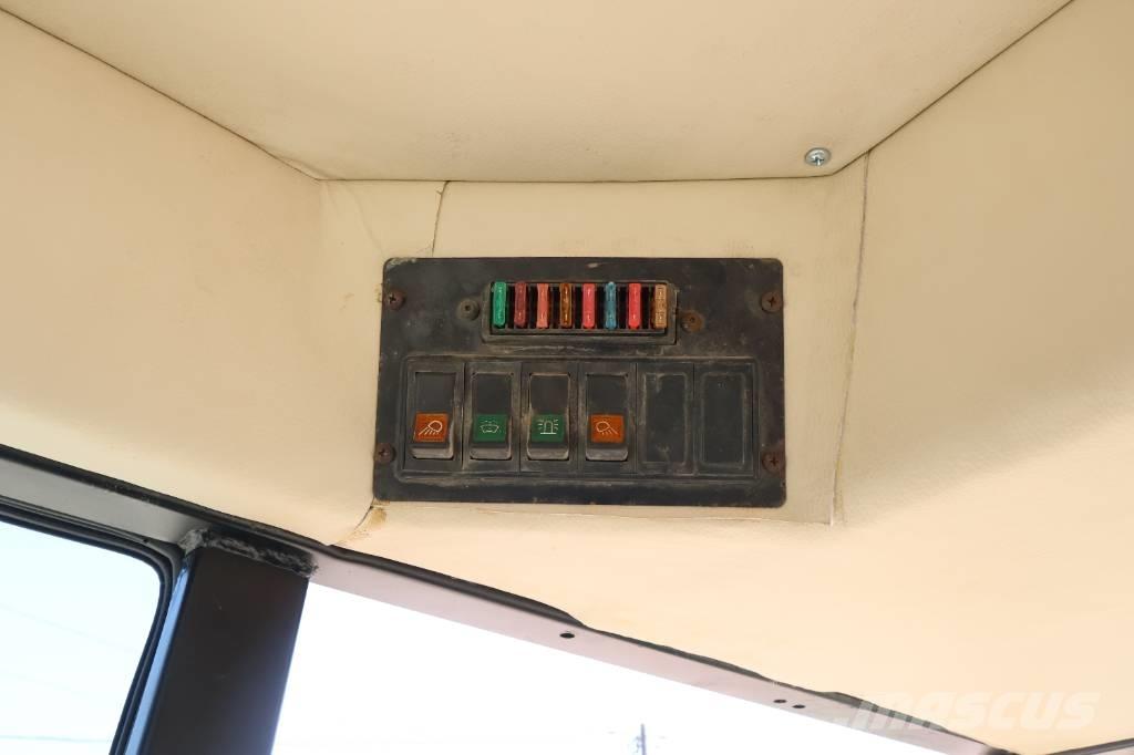 John Deere 5500 STD Traktoriai