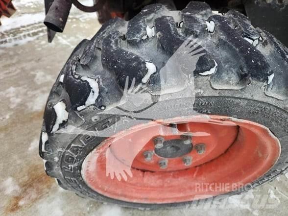 Kubota B26 Ekskavatoriniai krautuvai